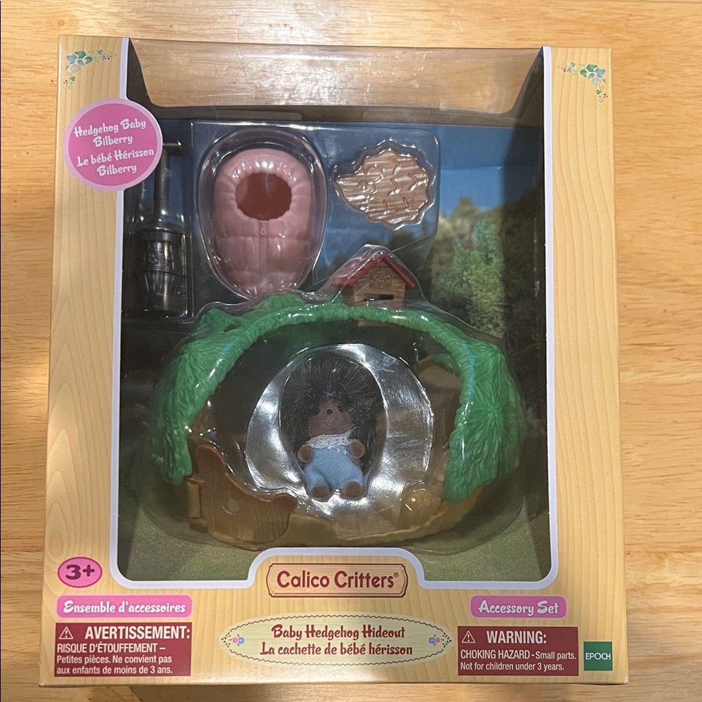 Calico Critters Hedgehog Habitat Playset - Green and Brown